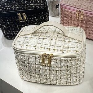 Elegant White Tweed Cosmetic Bag